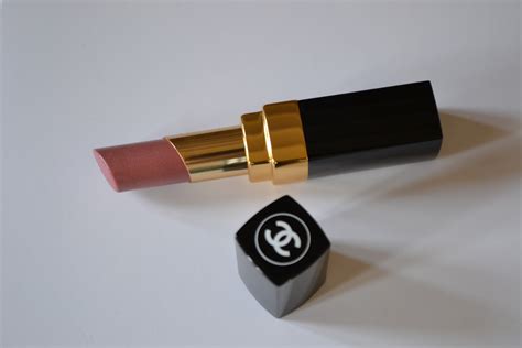 chanel boy lipstick review.